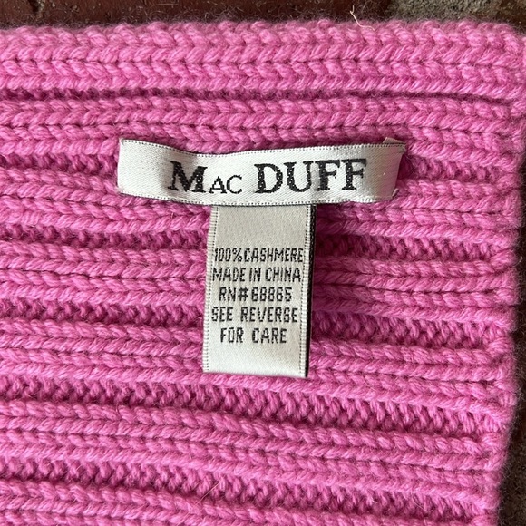 Mac Duff Pink Cashmere Knit Scarf - Picture 2 of 2